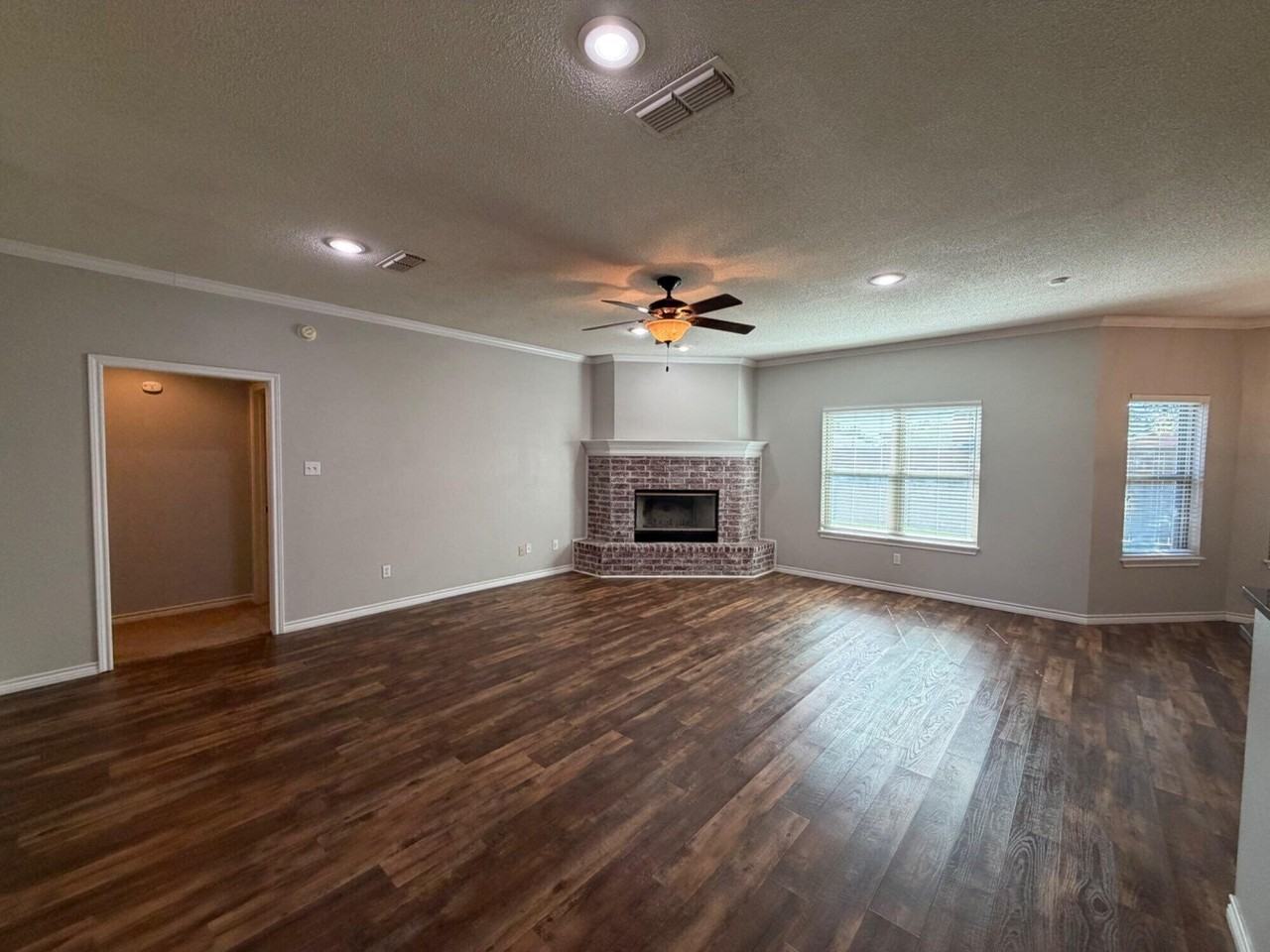 5515 99th St - Photo 3 of 16