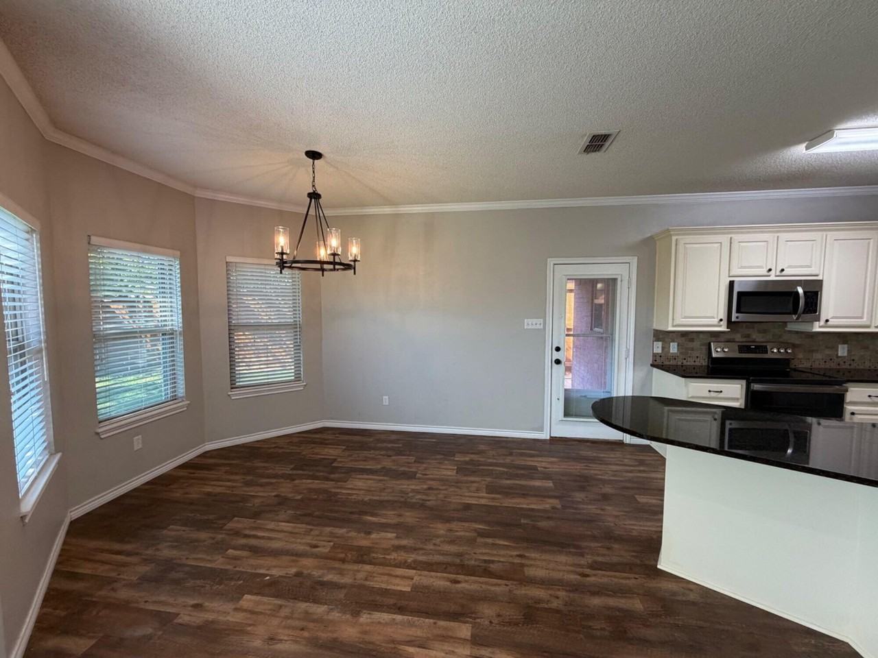 5515 99th St - Photo 4 of 16