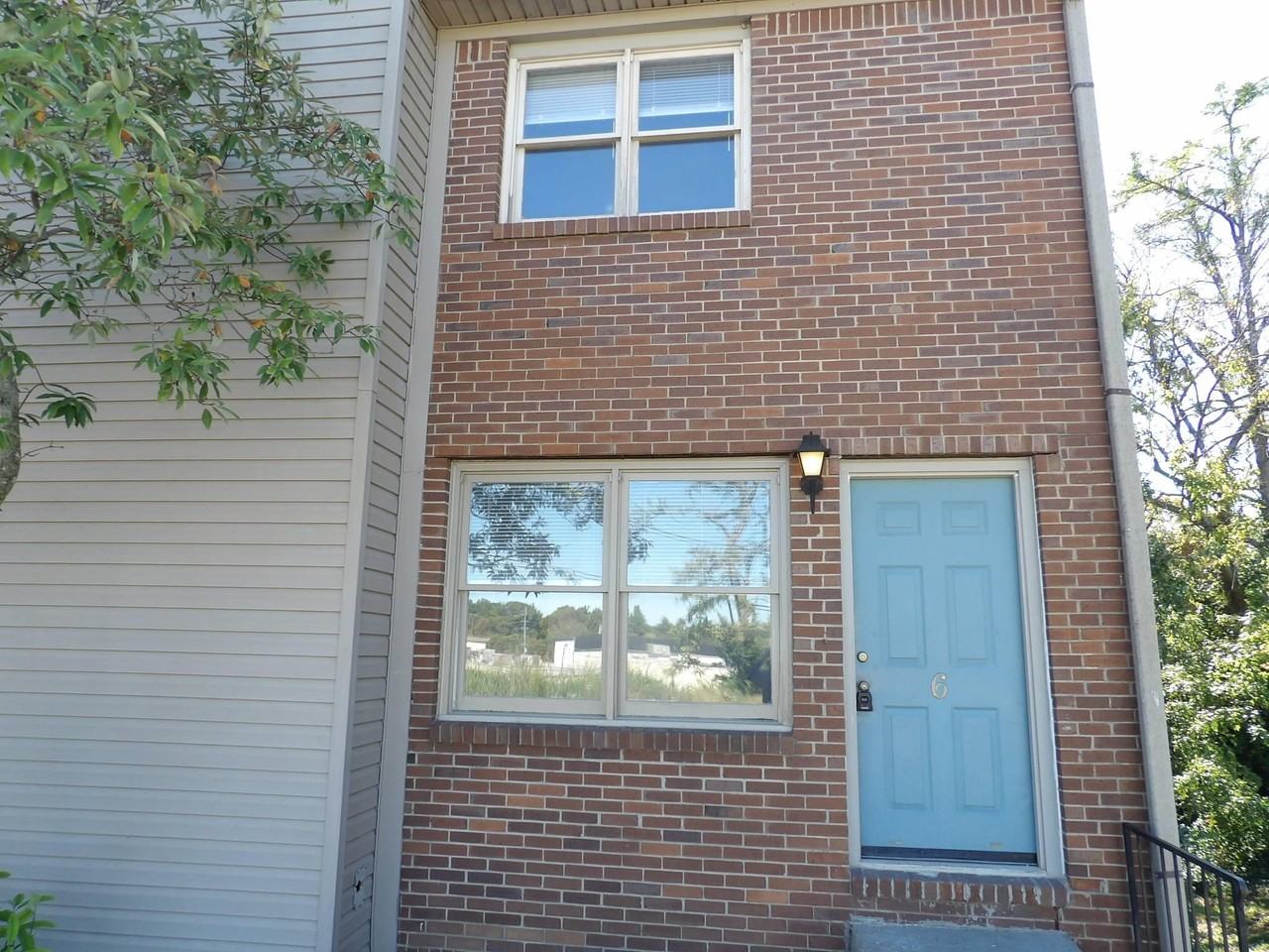 902 Plaza Dr #6 - Photo 3 of 48