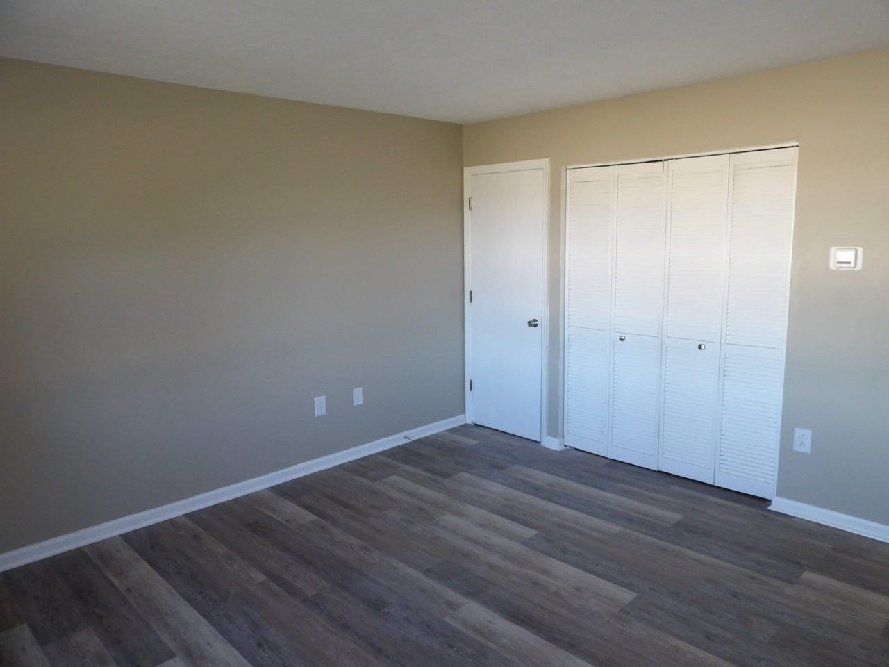902 Plaza Dr #6 - Photo 6 of 48