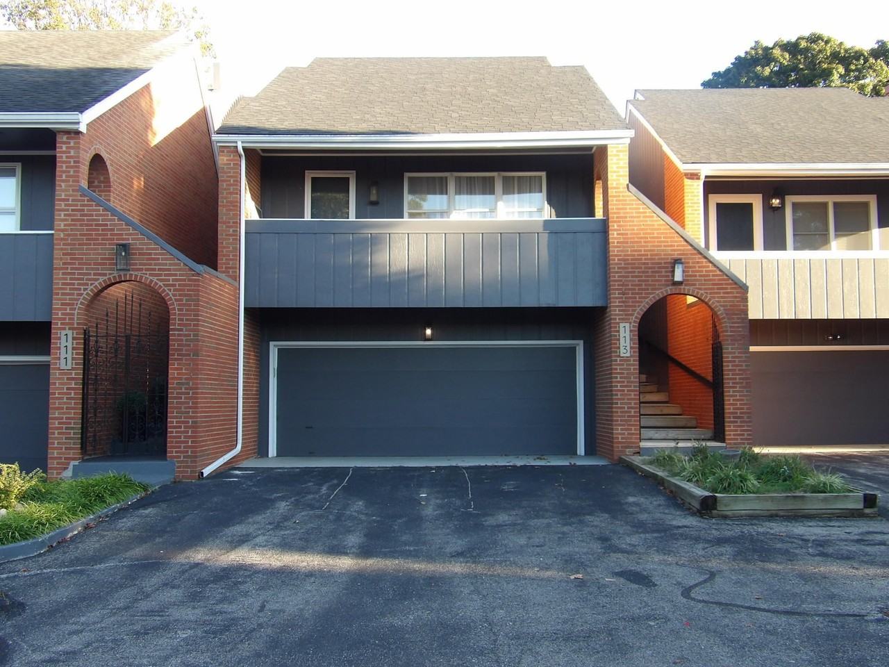 113 Locust Hl - Photo 2 of 50