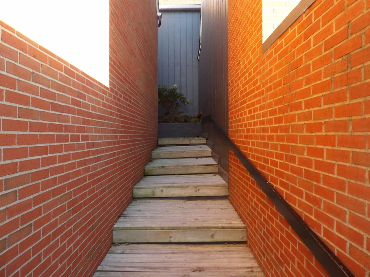 113 Locust Hl - Photo 4 of 50
