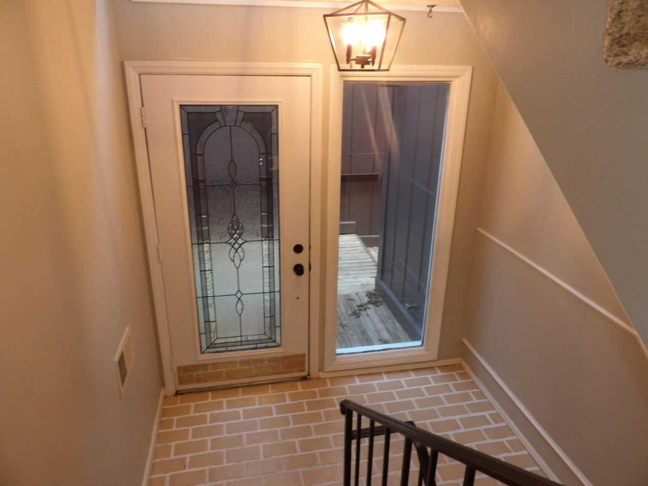 113 Locust Hl - Photo 7 of 50