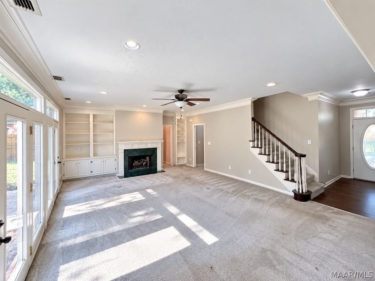 249 Charleston Ct S - Photo 4 of 32