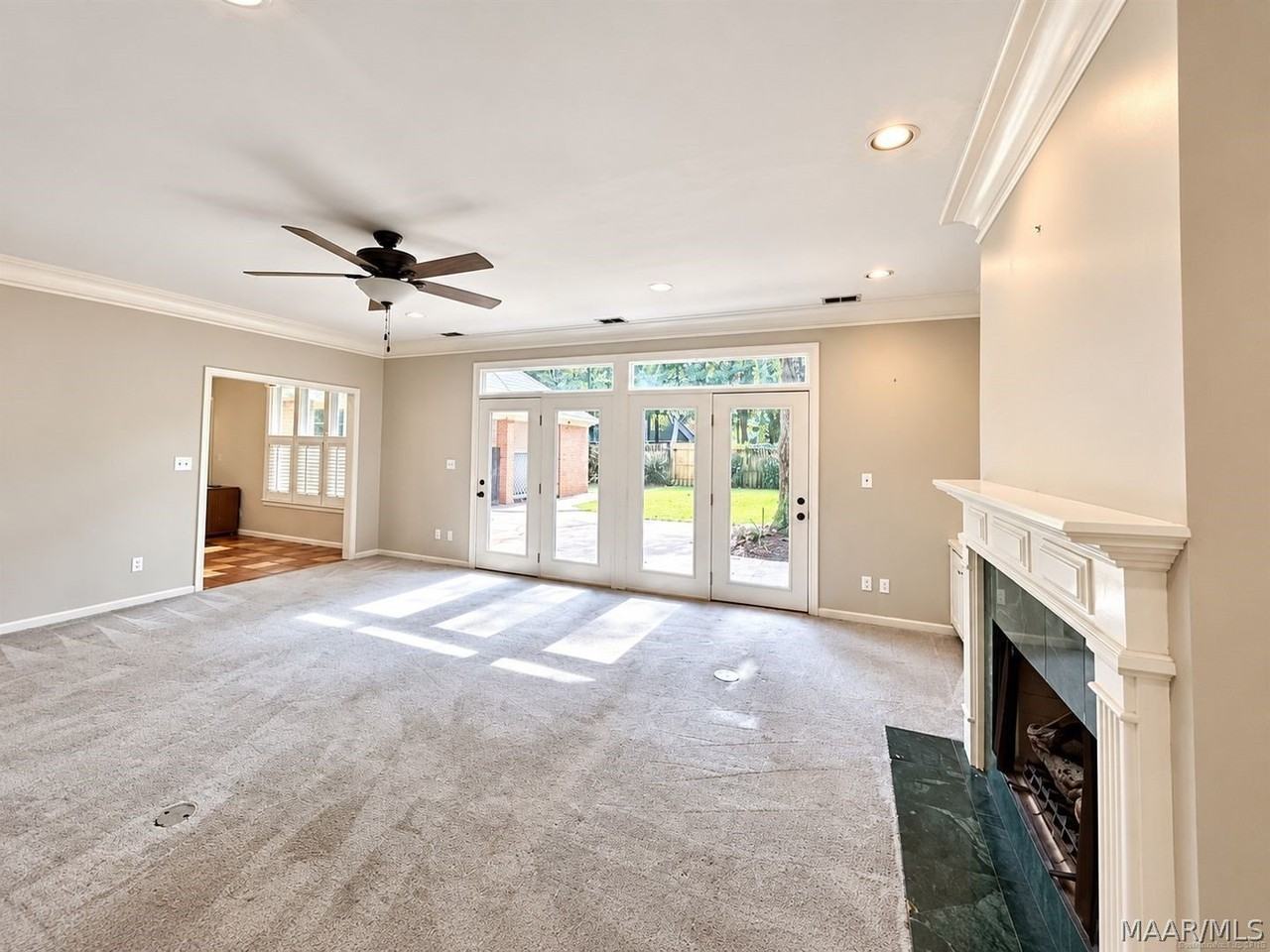 249 Charleston Ct S - Photo 5 of 32