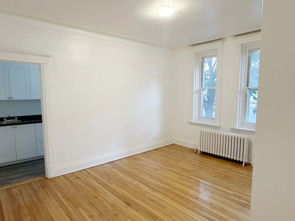 225 Avenue Melville - Photo 6 of 24
