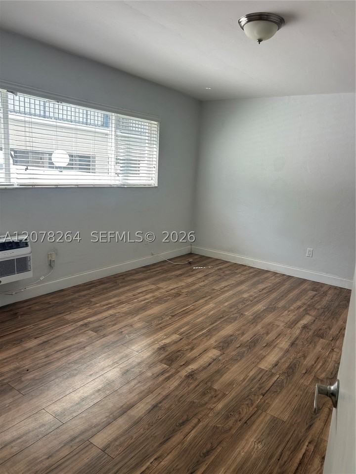 415 76th St #2 - Photo 5 of 11
