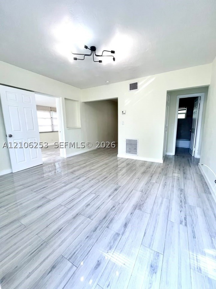1671 Ne 182nd St - Photo 2 of 16