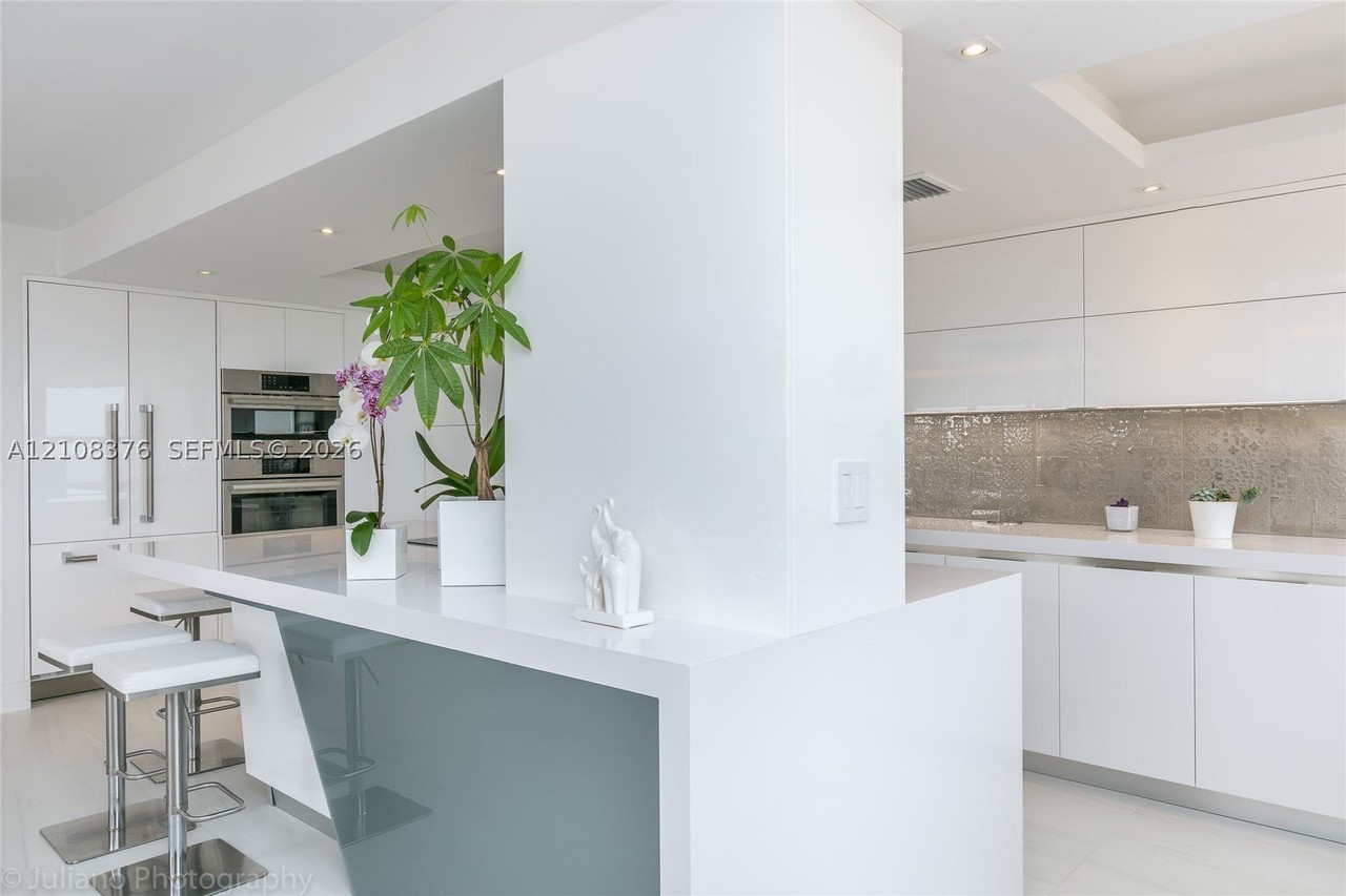 3 Grove Isle Dr #C502 - Photo 5 of 29