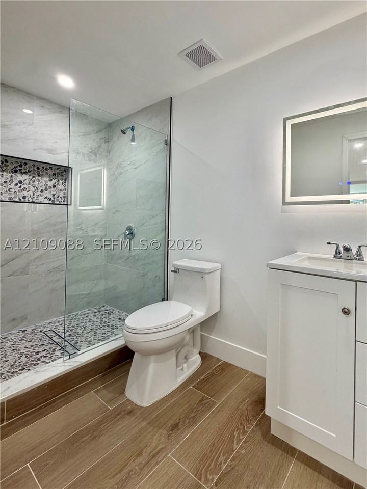 4170 Sw 99th Ave #A - Photo 5 of 9