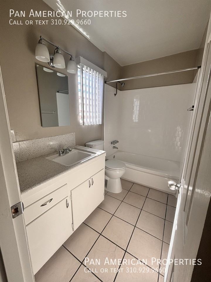 Villa Royale Apartments - Photo 3 of 12