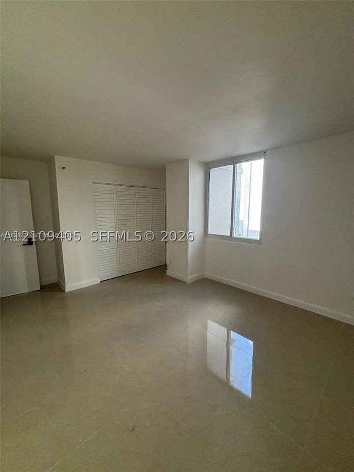 800 N Miami Ave #E605 - Photo 7 of 10