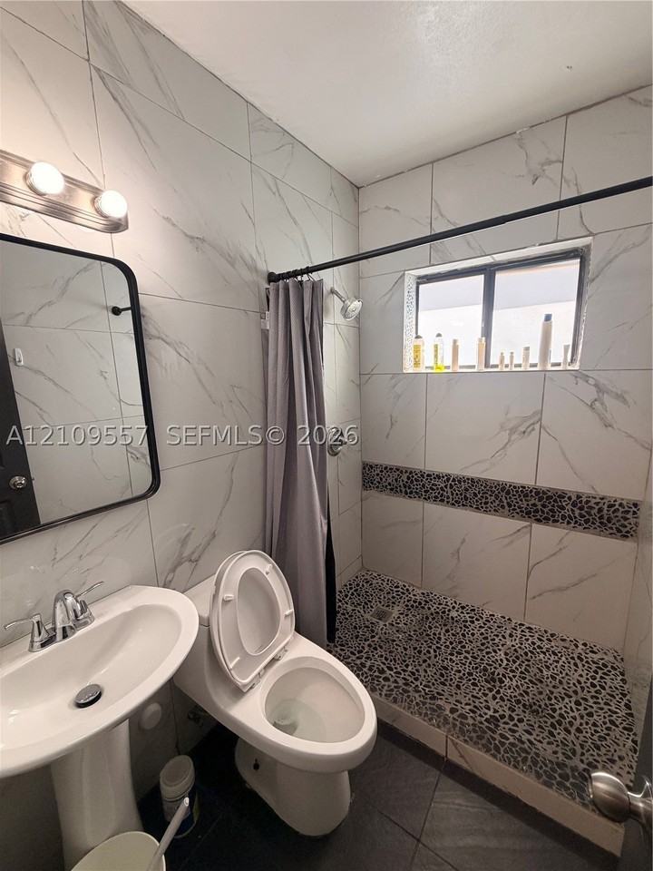 510 Sw 10th Ave #512 - Photo 6 of 9