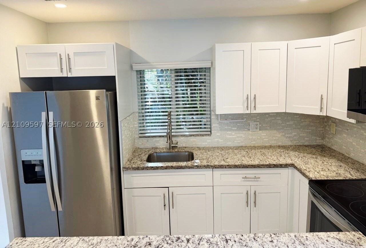 3503 Sw 12th St #3503 - Photo 4 of 11