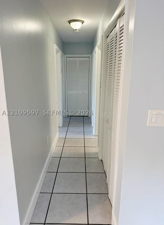 3503 Sw 12th St #3503 - Photo 6 of 11