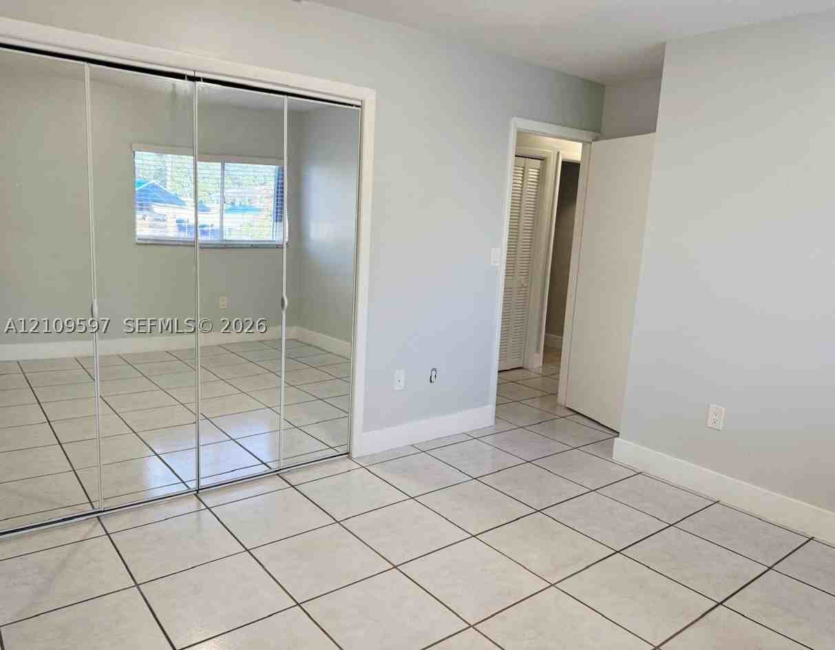 3503 Sw 12th St #3503 - Photo 7 of 11