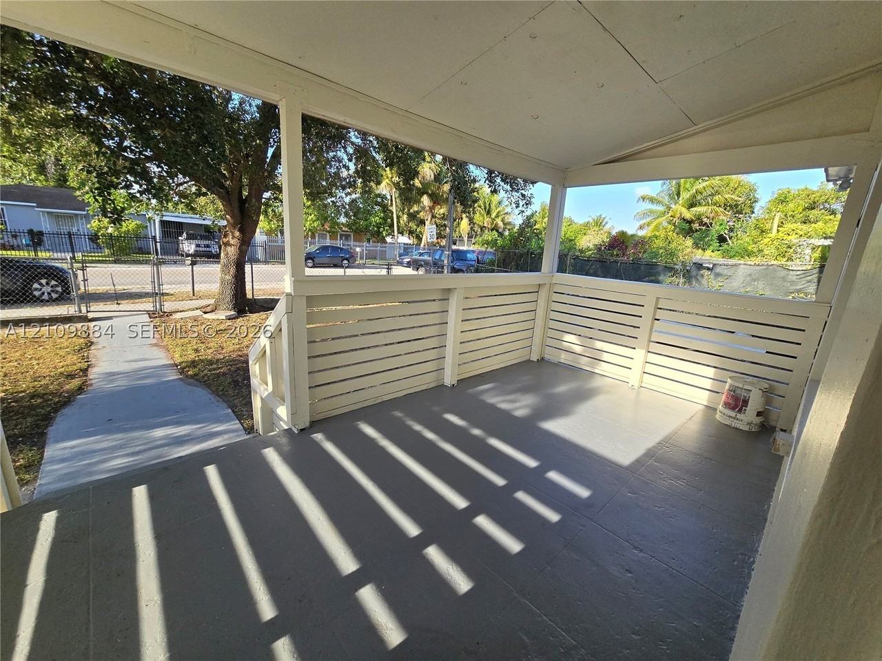 1401 Nw 115th St - Photo 3 of 17