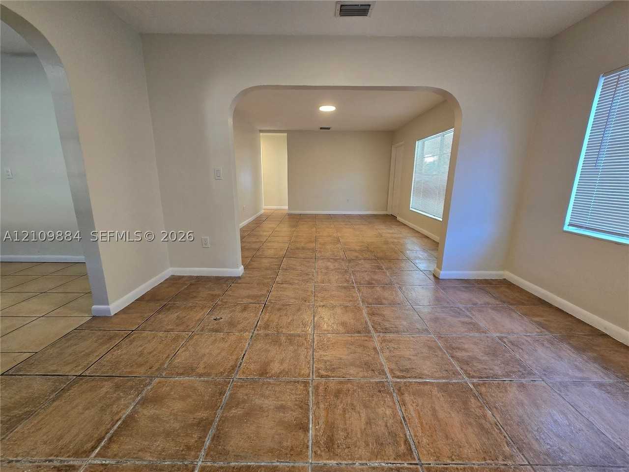 1401 Nw 115th St - Photo 6 of 17