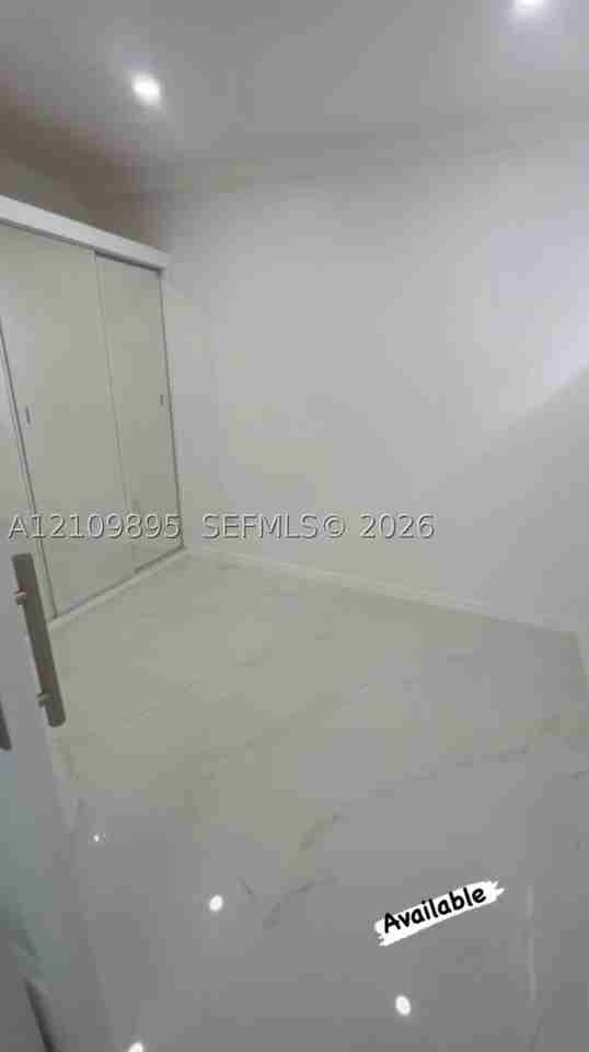 19360 Sw 114th Pl #2 - Photo 3 of 10