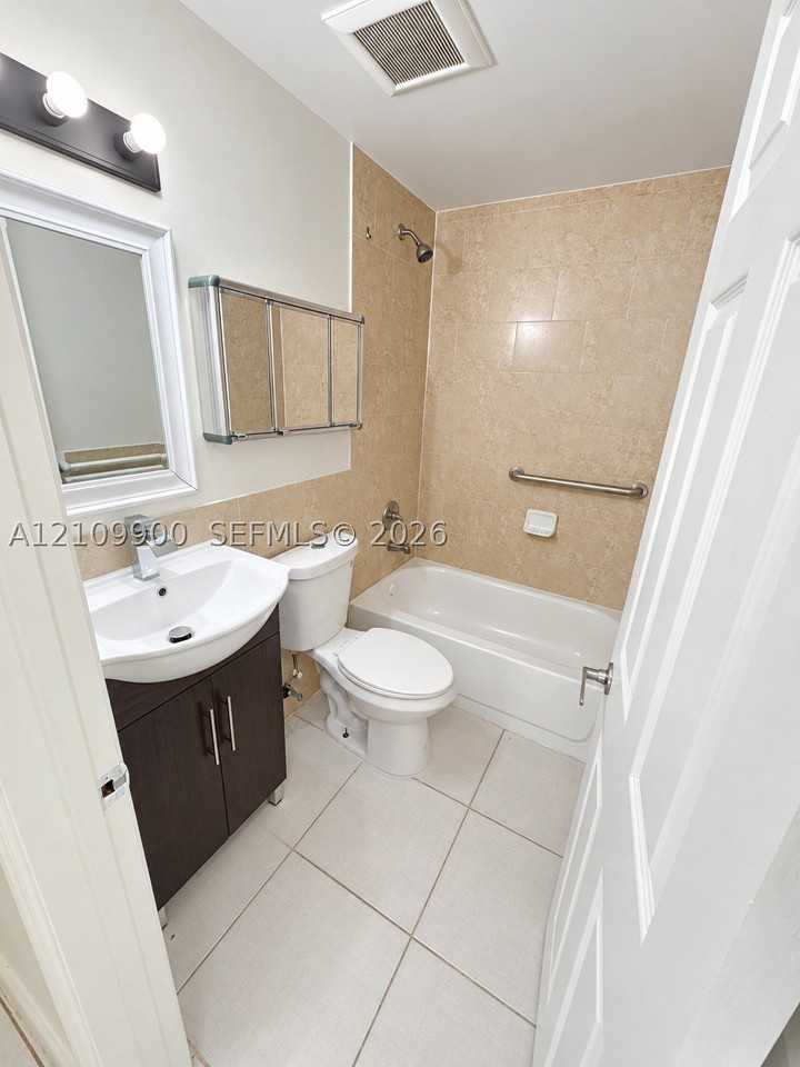 135 Sw 6th Ave #207 - Photo 2 of 9