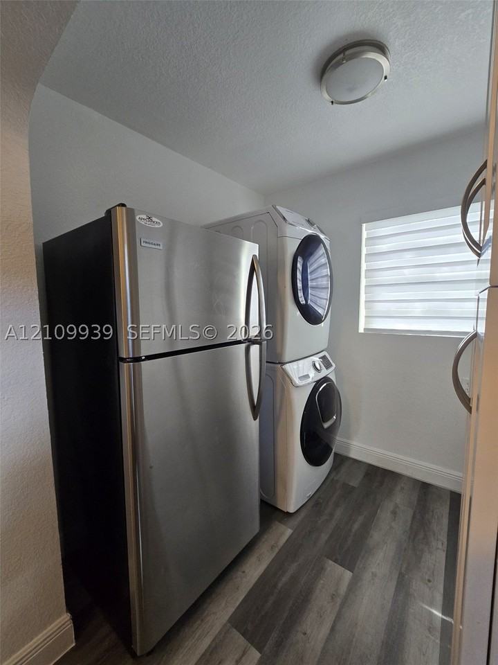 1250 Nw 55th St - Photo 7 of 14