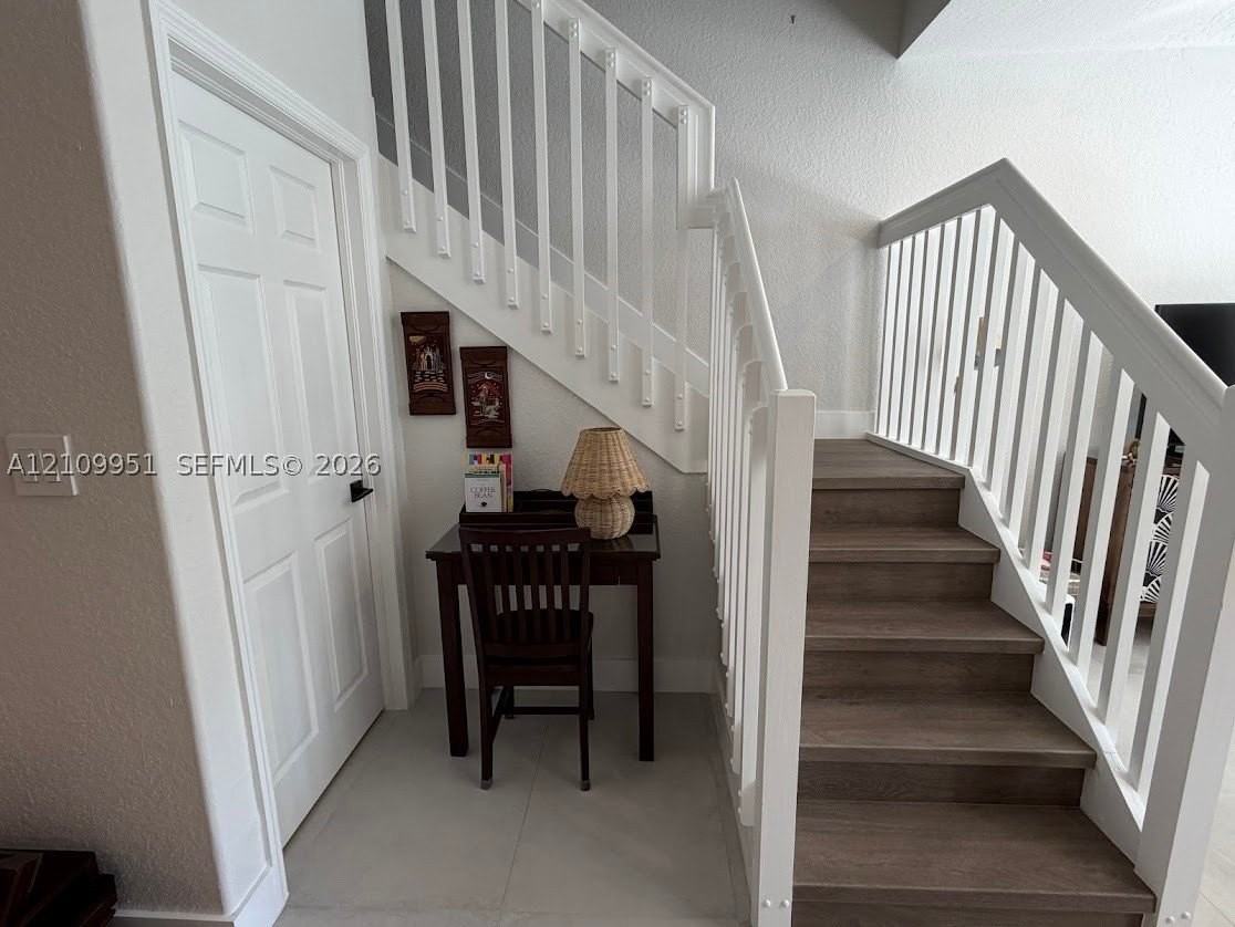 10820 Nw 81st Ln - Photo 7 of 28