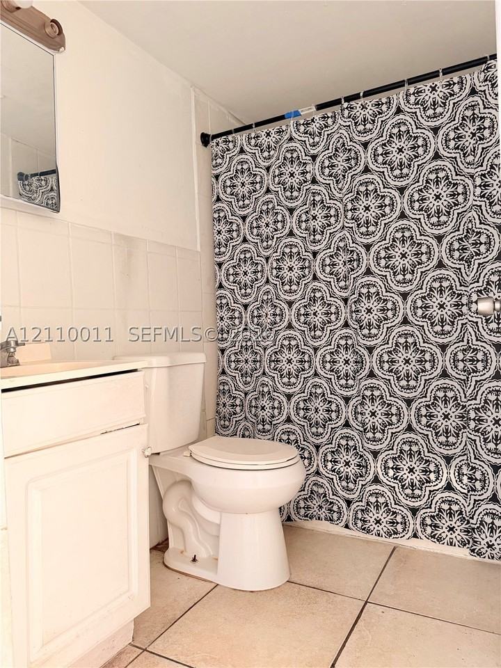 848 Sw 5th St #101 - Photo 3 of 17