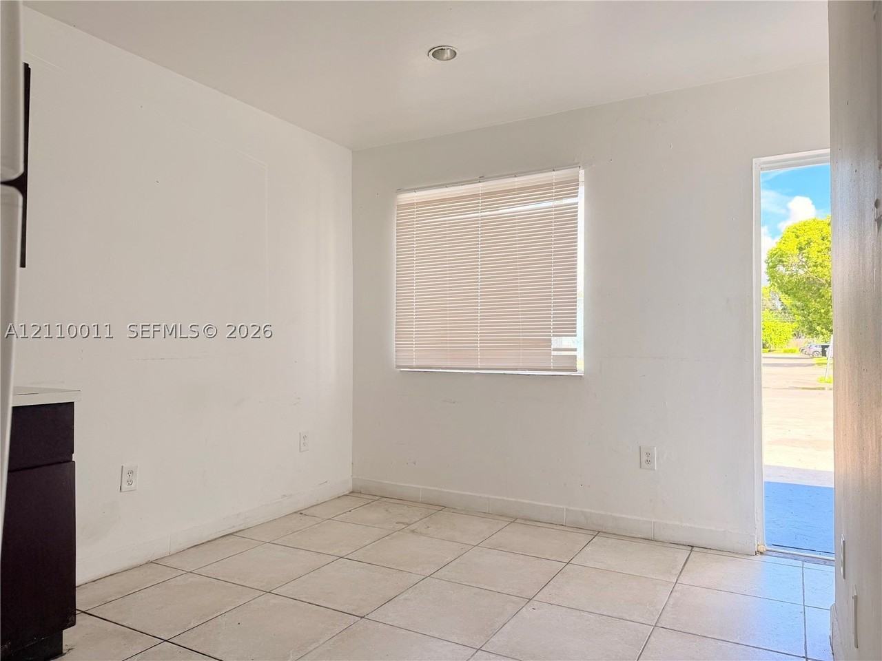 848 Sw 5th St #101 - Photo 5 of 17