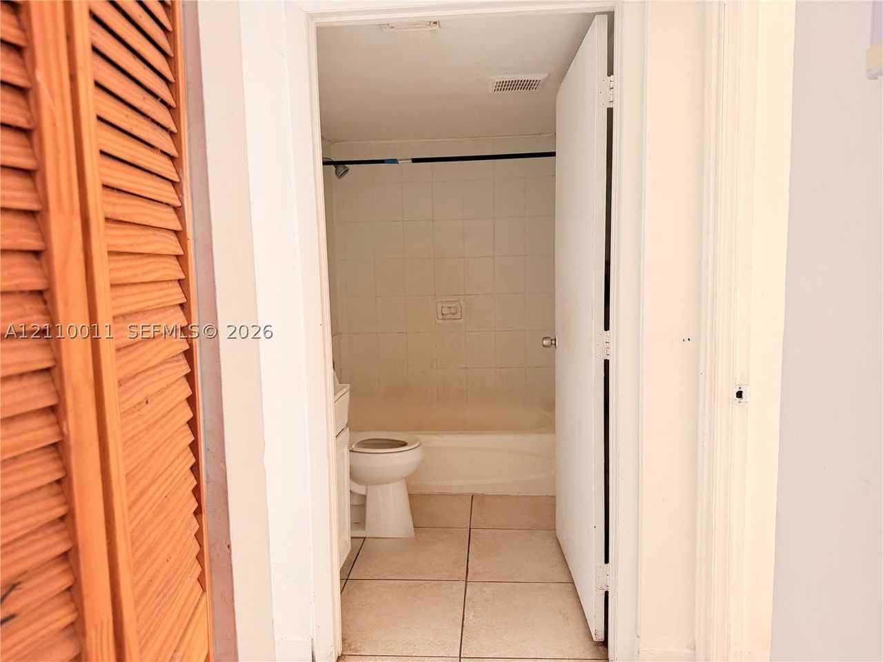 848 Sw 5th St #101 - Photo 6 of 17