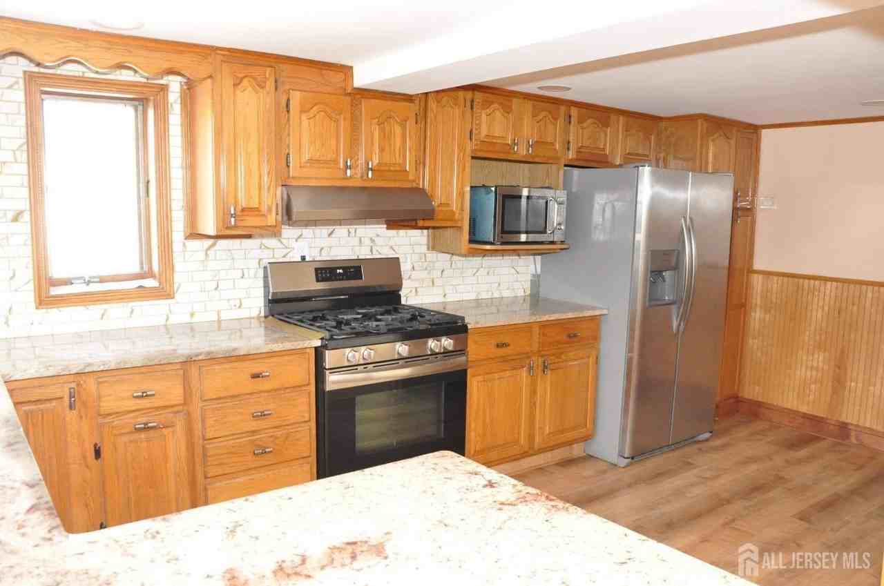 9 Florence Dr - Photo 6 of 38