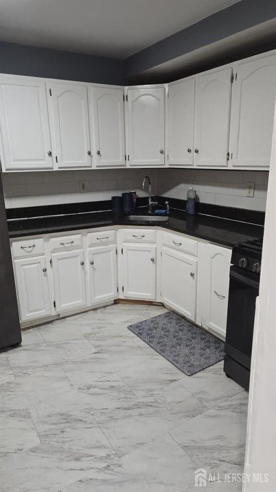 367 College Dr - Photo 4 of 9