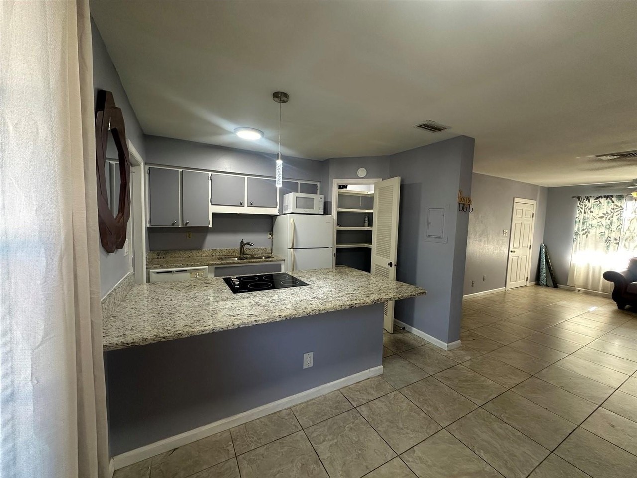4507 9th St W #D8 - Photo 4 of 19