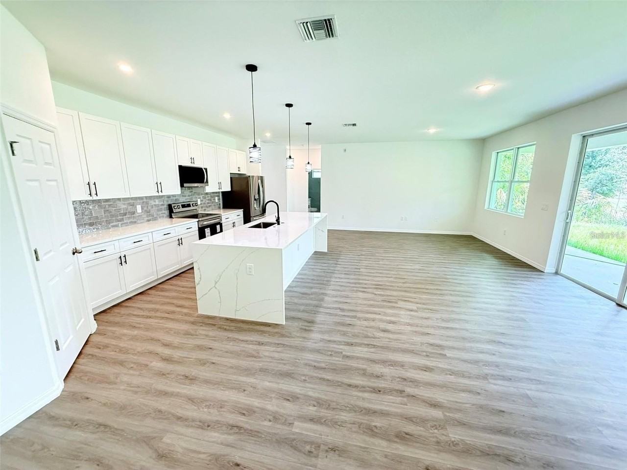 1074 Kacerik St - Photo 3 of 17