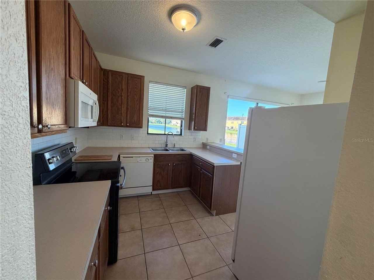 3402 Allegra Cir - Photo 4 of 30