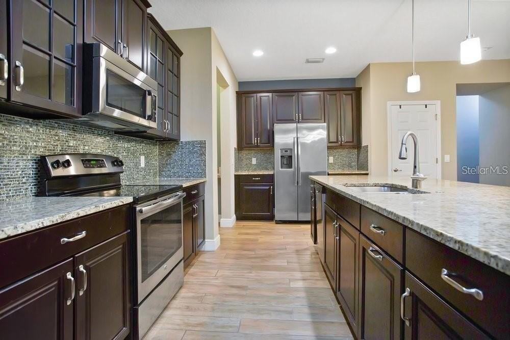 132 Blue Water St - Photo 3 of 25