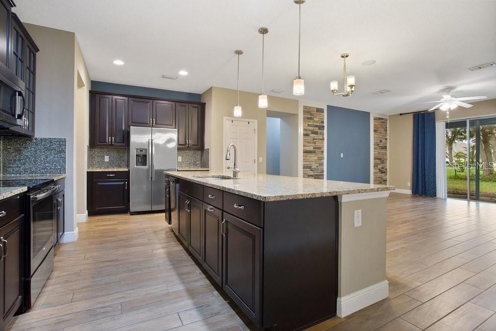 132 Blue Water St - Photo 4 of 25