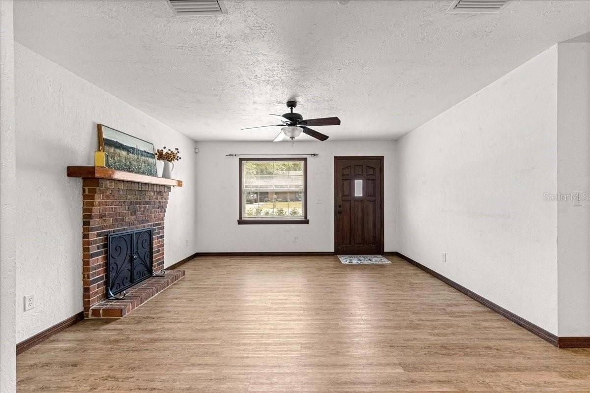 5741 Ne 4th Pl - Photo 2 of 29