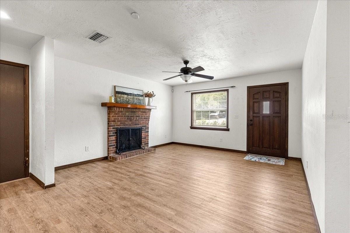 5741 Ne 4th Pl - Photo 3 of 29