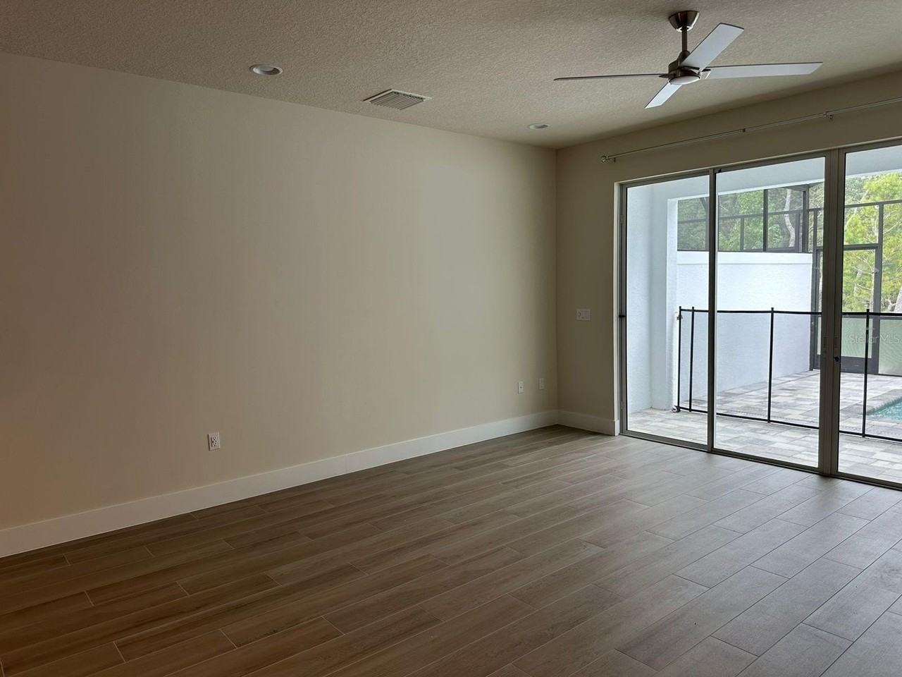 1435 Serendipity Ln - Photo 7 of 24