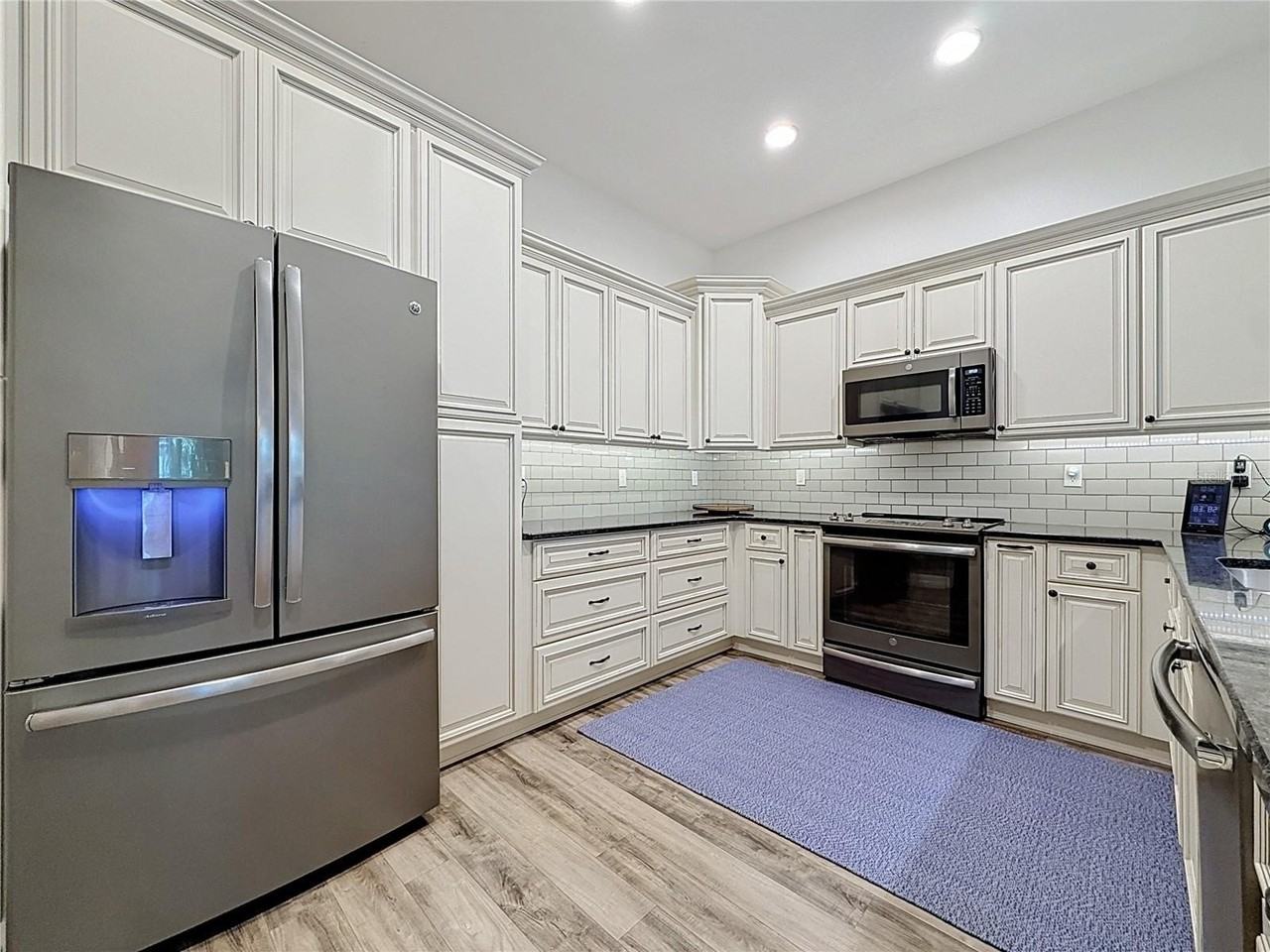 501 Frances St - Photo 5 of 50
