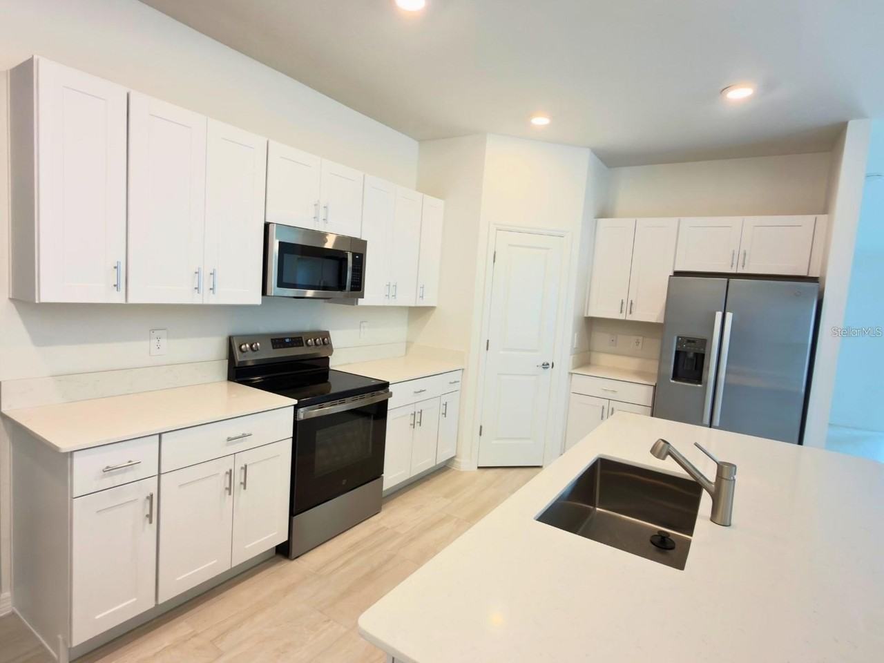 2318 Allium Roseum Ln - Photo 7 of 36