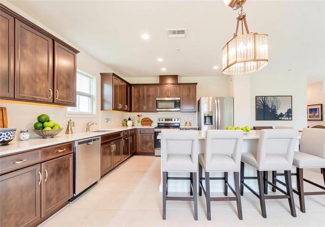 30553 Gilbern Rd - Photo 5 of 18