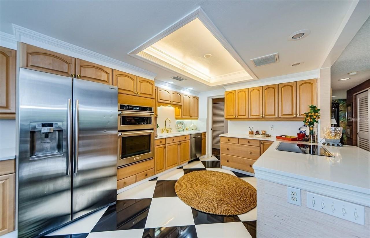 150 Belleview Blvd #403 - Photo 4 of 31
