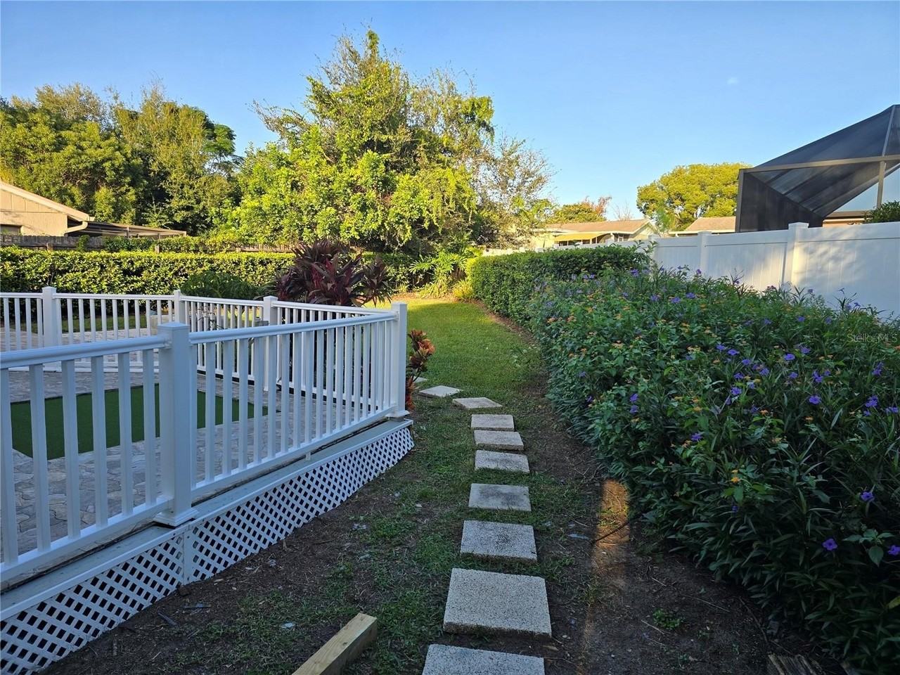 1007 Vineyard Ct - Photo 5 of 34