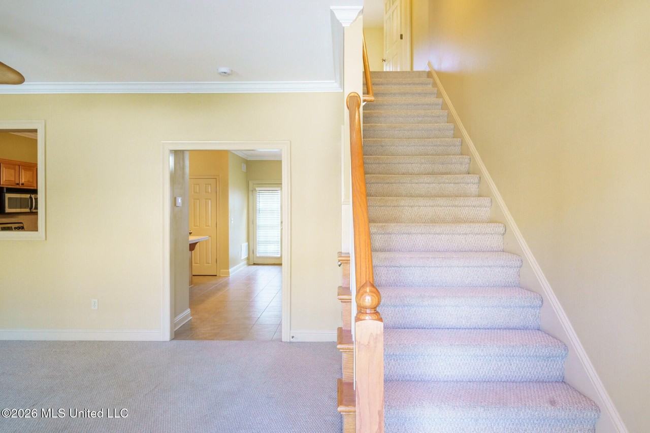 938 Jefferson Dr - Photo 2 of 19