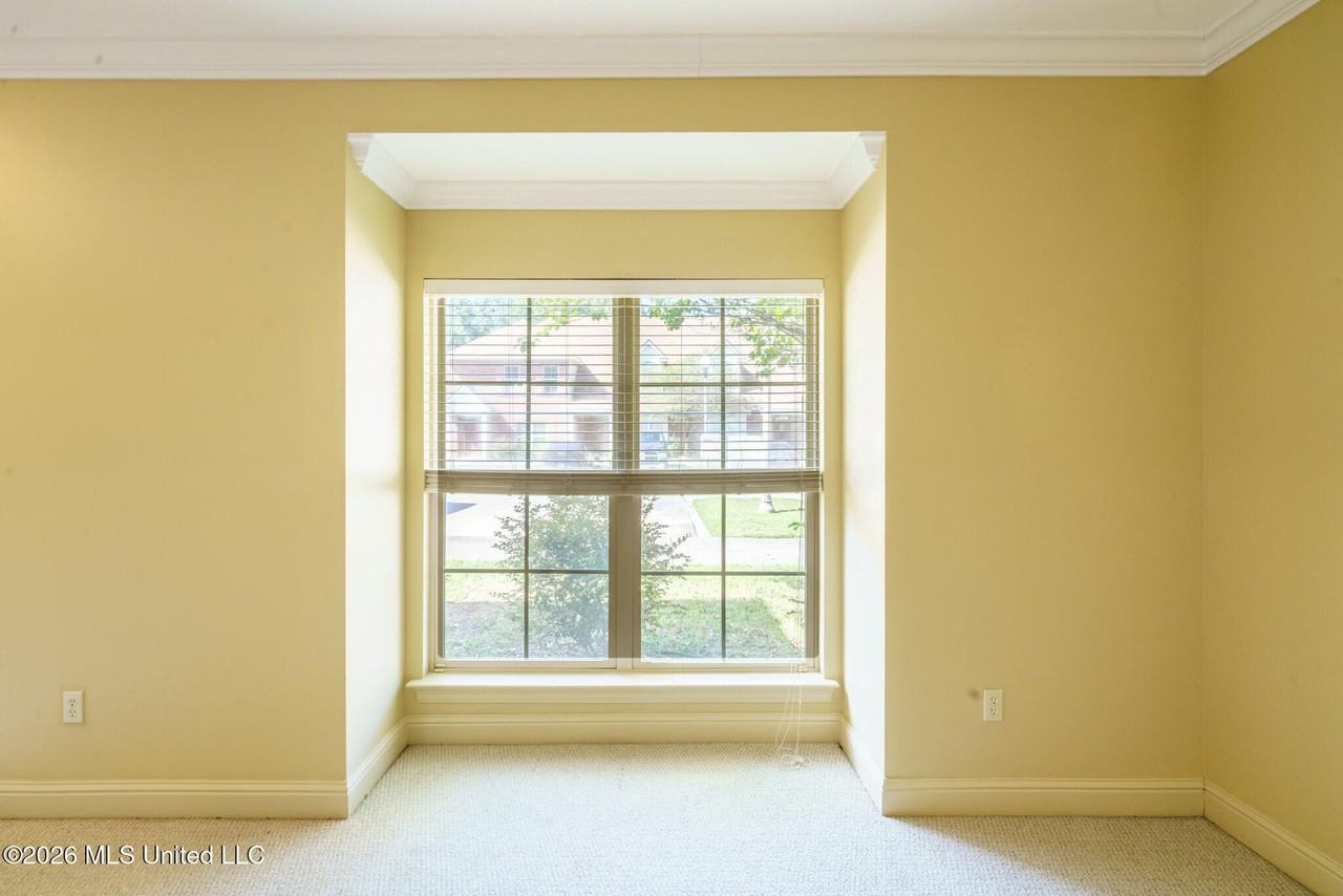 938 Jefferson Dr - Photo 3 of 19