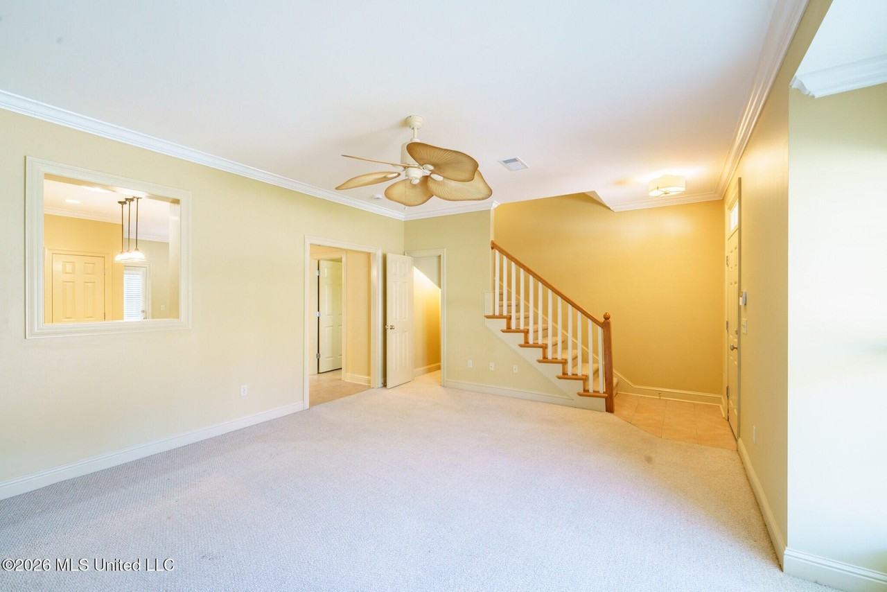 938 Jefferson Dr - Photo 5 of 19