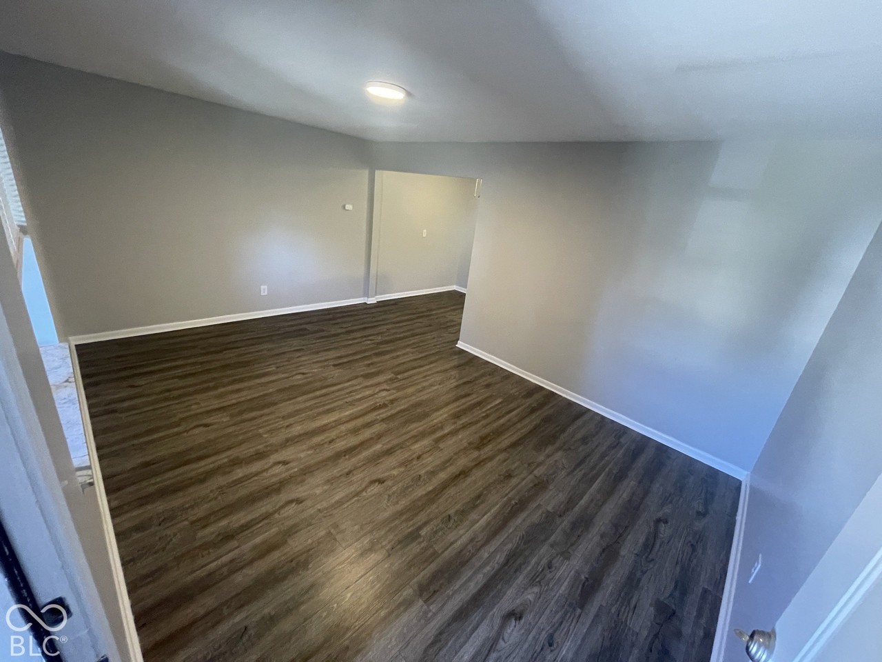 135 W Hendricks St #9 - Photo 4 of 18