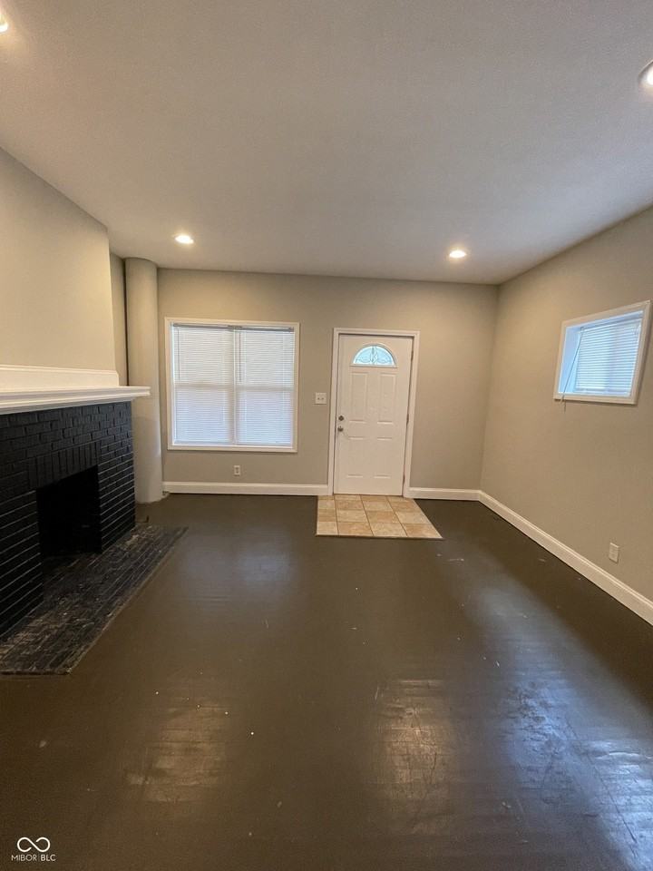 2934 N College Ave - Photo 3 of 16