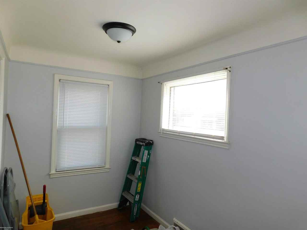 18705 Roscommon St - Photo 4 of 21